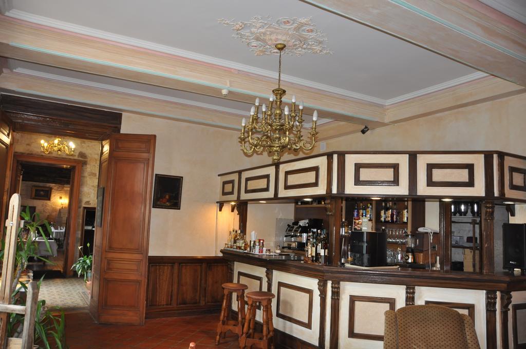 Chateau La Fleunie - Hotel Et Restaurant Condat-sur-Vezere Exterior foto