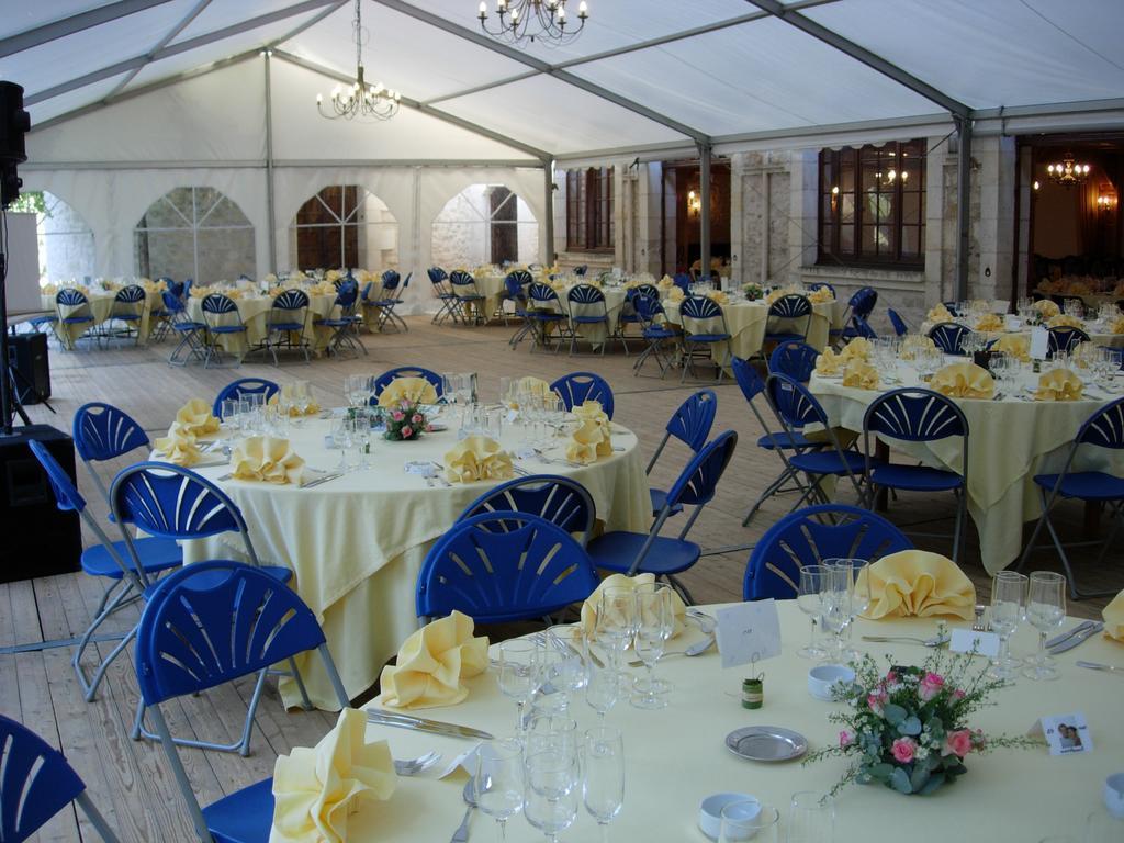 Chateau La Fleunie - Hotel Et Restaurant Condat-sur-Vezere Exterior foto