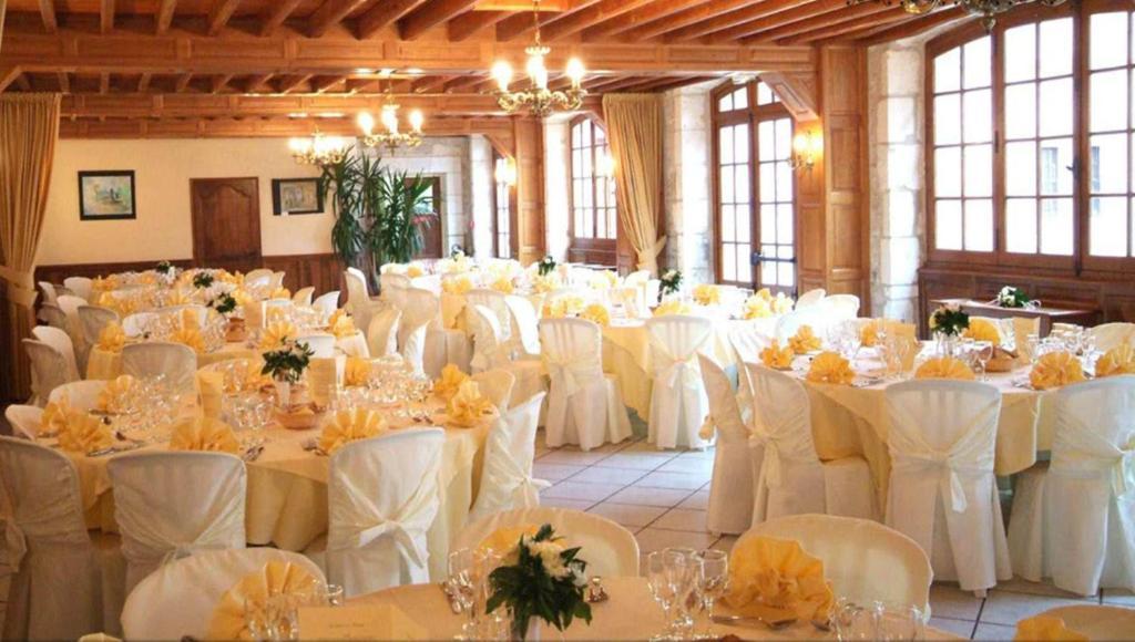 Chateau La Fleunie - Hotel Et Restaurant Condat-sur-Vezere Exterior foto